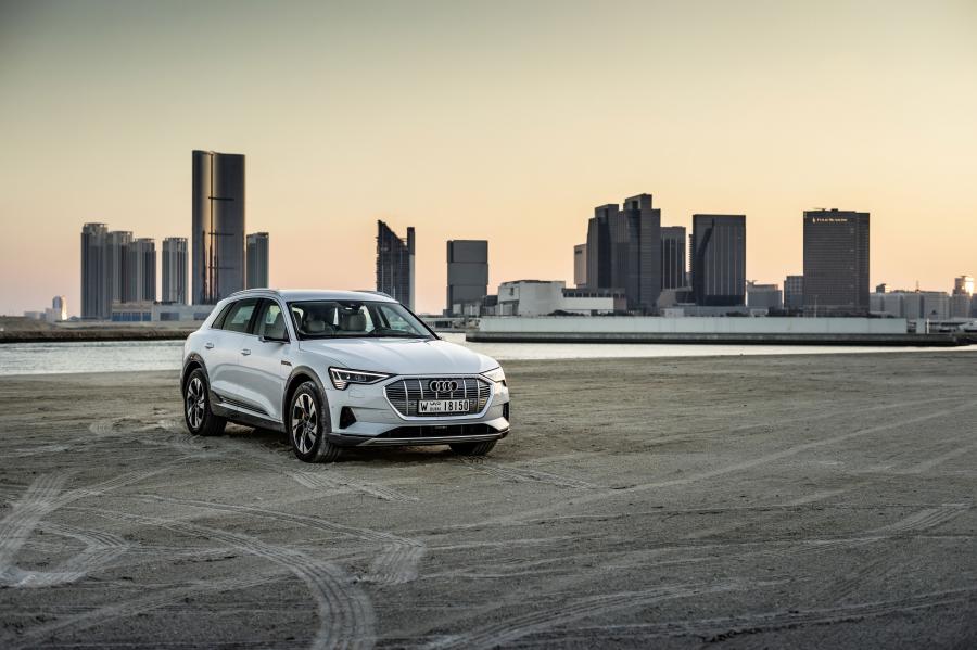  Audi e-tron 55 Quattro 2019 года  (WW) (фото 256 из 452)